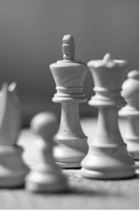 schwarz weiße Schachfiguren Social Media Strategie